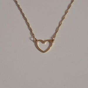 Elegant minimalist gold tone necklace simple heart pendant twisted chain Lovisa